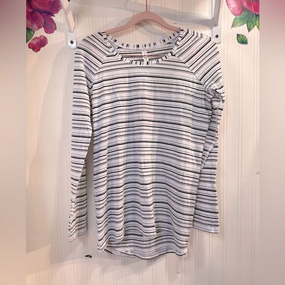 Lululemon Striped Long Sleeve Top Sz 4 - Picture 2 of 6
